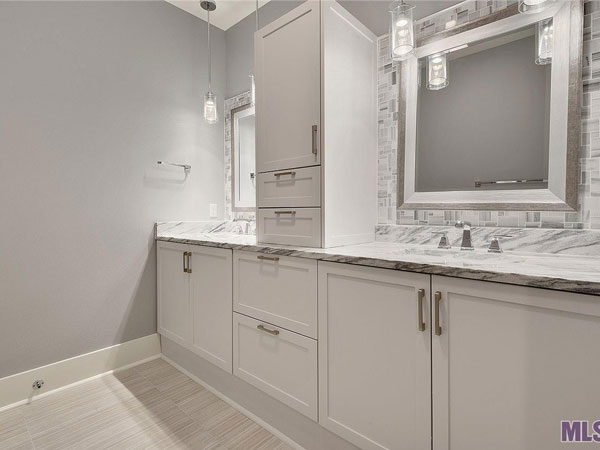 Classic Kitchen Cabinet, Case From Prairieville, LA, US Classic Kitchen Cabinet, Case From Prairieville, LA, US